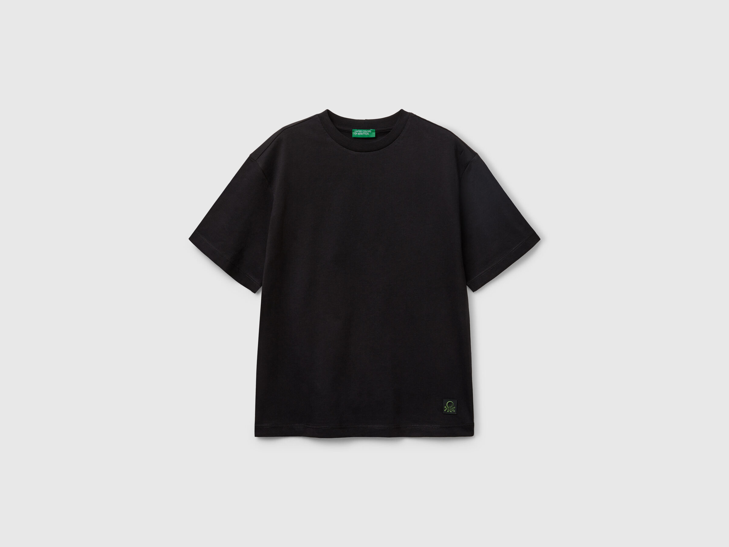 T-shirt noir avec impression au dos