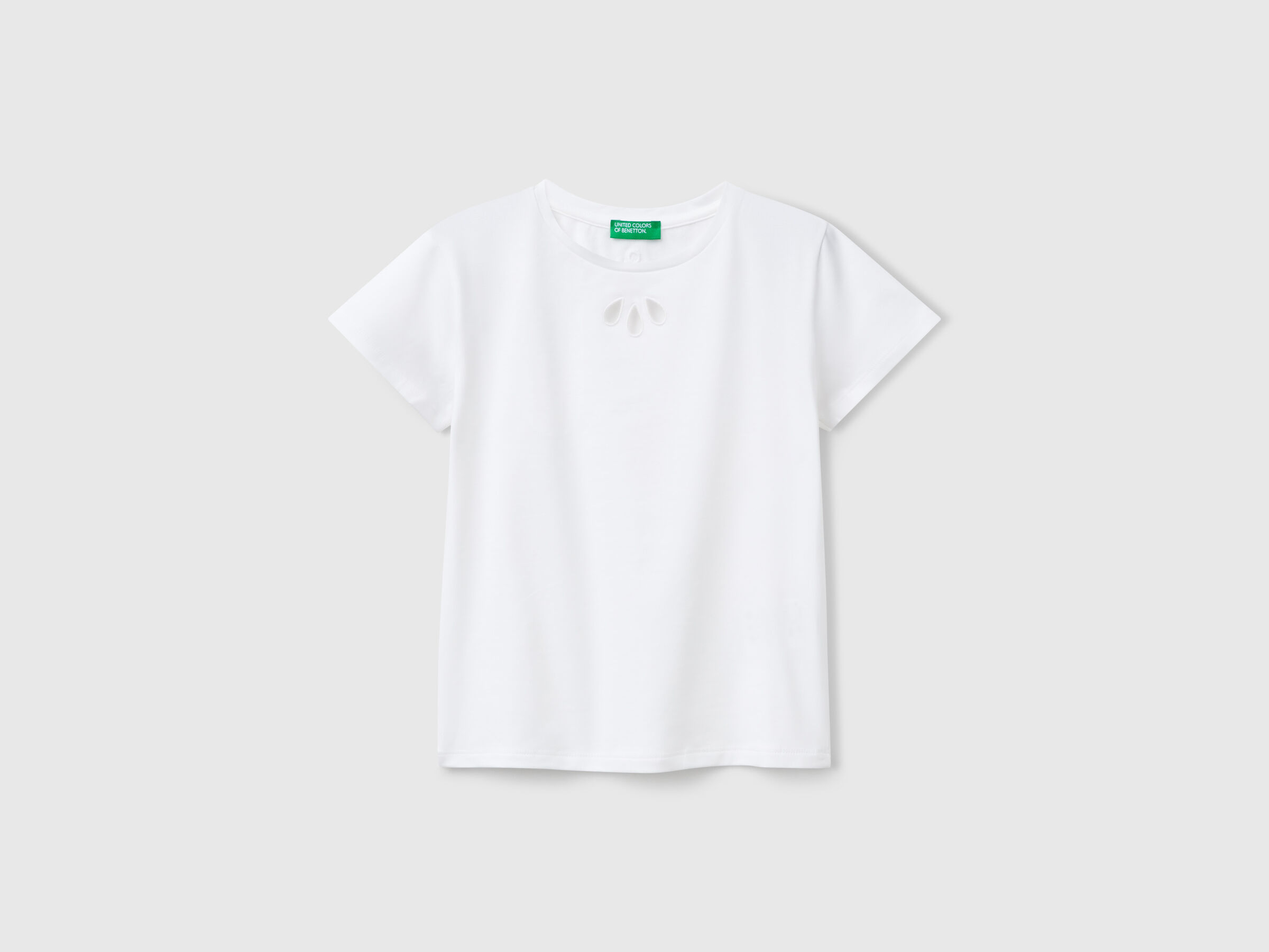 T-shirt avec motif découpé