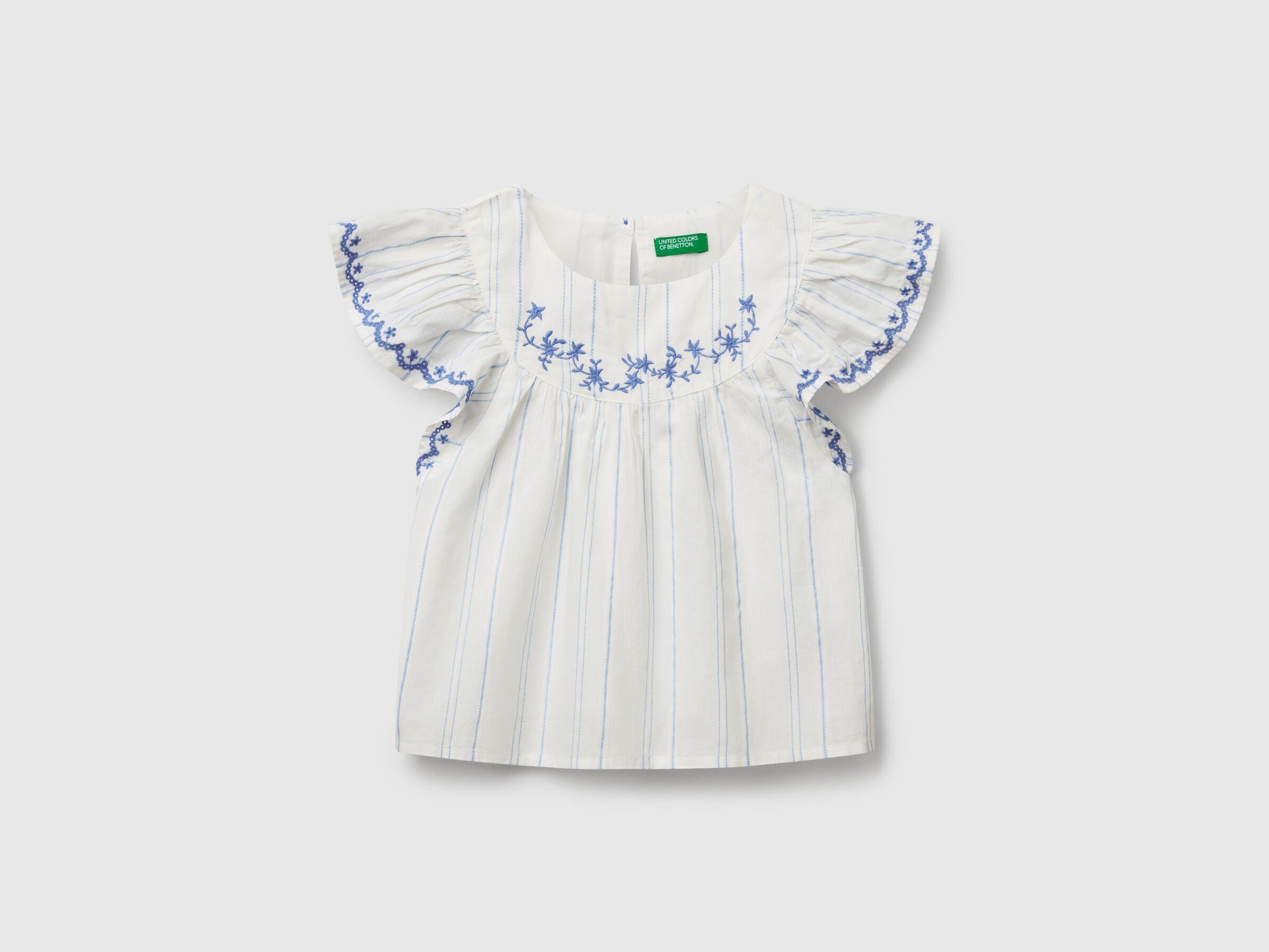 Blouse avec broderie florale
